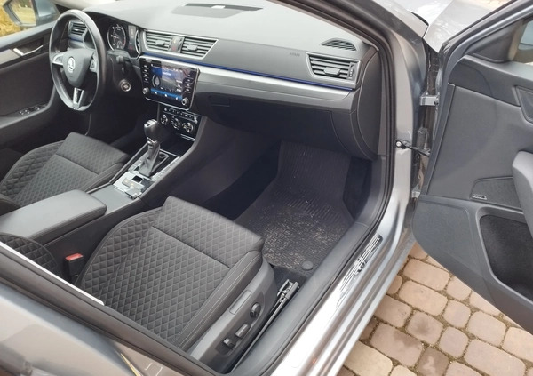 Skoda Superb cena 82500 przebieg: 154745, rok produkcji 2018 z Częstochowa małe 301